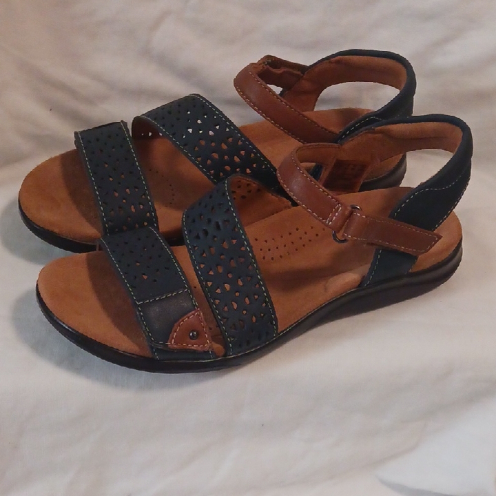 Clarks Kitly Way Navy Leather Sandals
